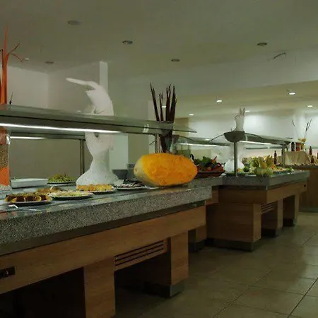 ليف هوتل باي بيلازور