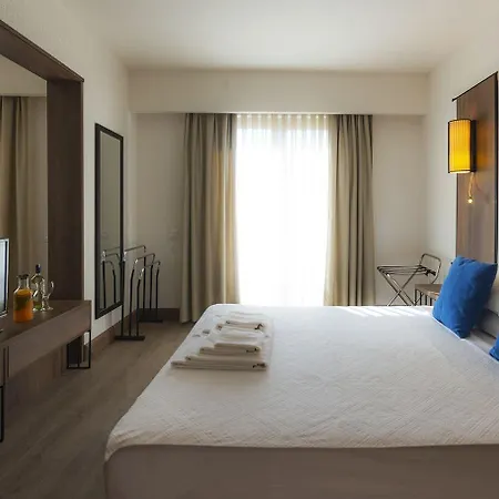 Liv By Bellazure Hotel