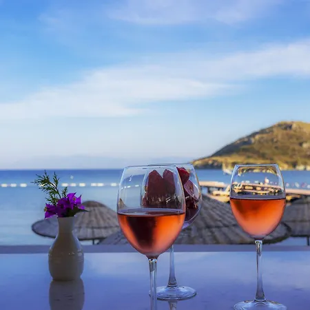Liv By Bellazure Hotel 4*