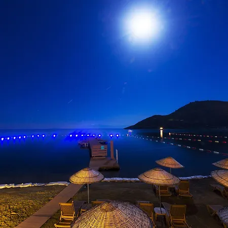 מלון Liv By Bellazure