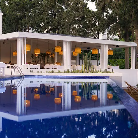 Hotel Liv By Bellazure 4*