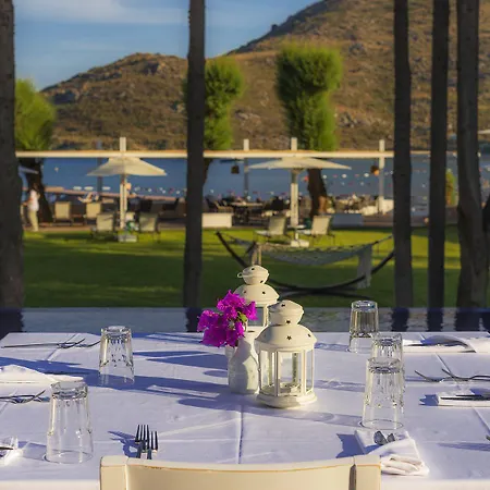 Liv By Bellazure Hotel Akiarlar