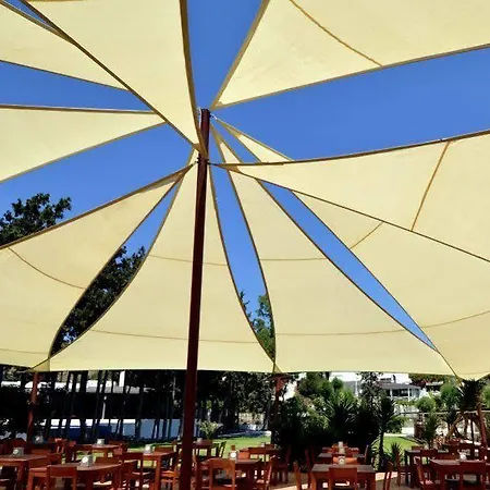 Liv By Bellazure Hotel 4*